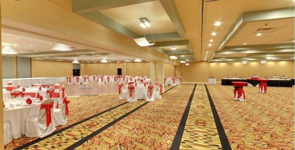 E Hotel Banquet & Conference Center Edison Buitenkant foto